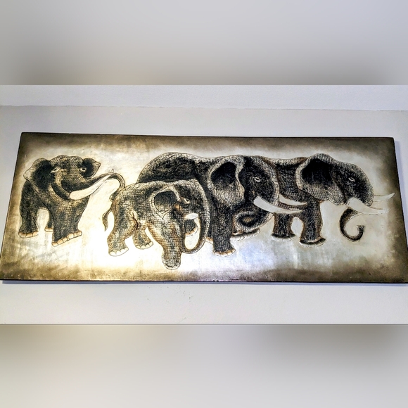 Elegant Elephant Wall Art in Black and Gold